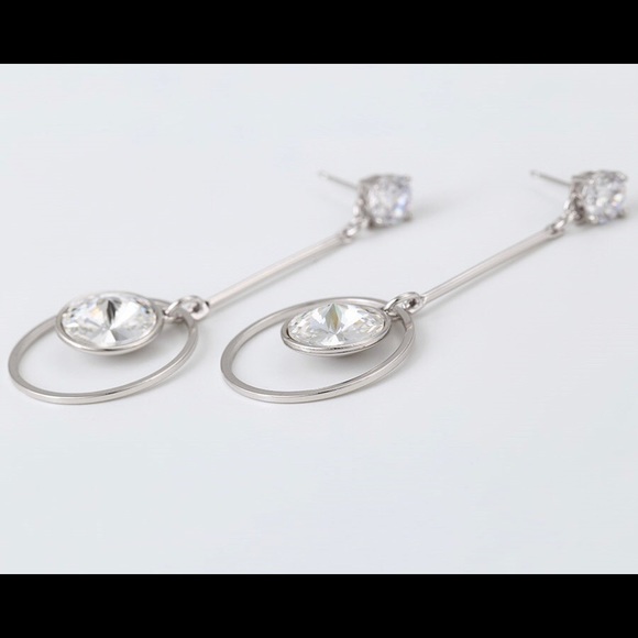 ‼️CLEARANCE‼️Pretty Swarovski Drop Hoop Earrings - Picture 5 of 11